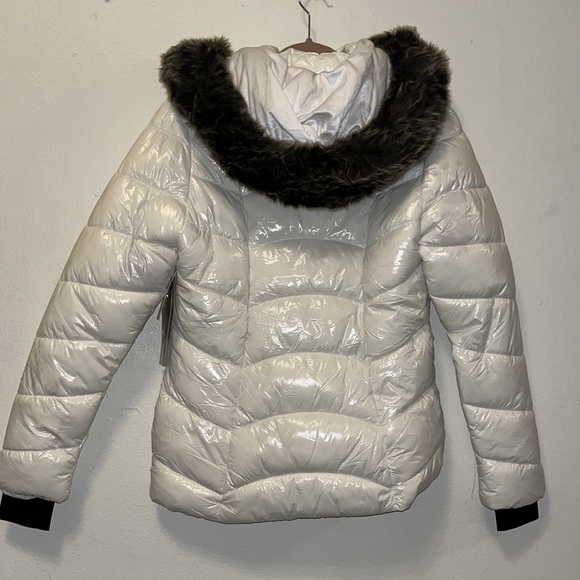 Puffy Jacket - Picture 6 of 7